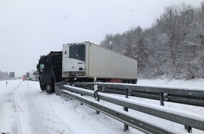 Polizeidirektion Wittlich: POL-PDWIL: Schneefall und Glätte: Verkehrsunfälle und Verkehrsbehinderungen am 20.01.2023 im Dienstgebiet der Polizeiinspektion Prüm