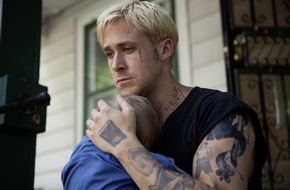 TELE 5: "Ich dachte, es ist eine tolle Idee mich selbst zu tätowieren" / Ryan Gosling im TELE 5-Interview über misslungene Tattoos, gute Anzüge und den Traum vom eigenen Haus
