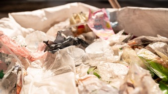 enespa ag: Plastikreduzierung reicht nicht aus - Cyrill Hugi erklärt, warum Recycling jetzt wichtiger denn je ist