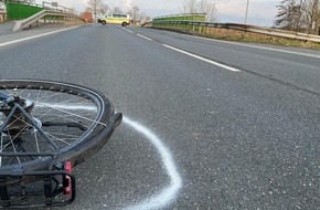 Polizeiinspektion Cuxhaven: POL-CUX: Schwerer Verkehrsunfall auf der B73 zwischen Belum und Otterndorf - Senior lebensgefährlich verletzt - Strecke weiterhin voll gesperrt (Foto im Anhang)