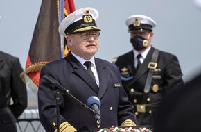 Presse- und Informationszentrum Marine: 45 Jahre im Dienste der Marine: Befehlshaber Flotte nimmt Abschied