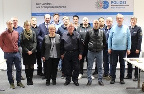 Polizei Warendorf: POL-WAF: Kreis Warendorf. Ein Dankeschön für Zivilcourage - Behördenleiter ehrt Menschen aus dem Kreis