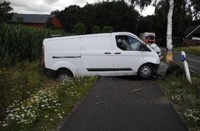 Polizeiinspektion Stade: POL-STD: Polizei Fredenbeck sucht unbekannten LKW-Fahrer als Unfallverursacher und Zeugen