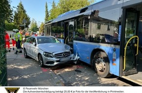 Feuerwehr München: FW-M: Unfall mit Bus endet glimpflich (Trudering-Riem)