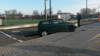 Polizeidirektion Ludwigshafen: POL-PDLU: Fußgönheim - im Gleisbett geparkt