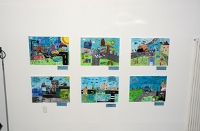 Polizeiinspektion Nienburg / Schaumburg: POL-NI: Kinder versch&ouml;nern Eingangsbereich des Polizeikommissariats Stadthagen