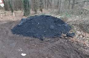 Polizeipräsidium Südosthessen: POL-OF: Asphalt im Wald abgeladen: Kripo bittet um Hinweise