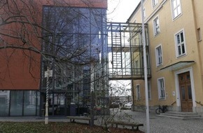 Hauptzollamt Rosenheim: HZA-RO: Weihnachten und Black Friday: Wichtige Hinweise des Zolls zu Bestellungen und Geschenken aus dem Ausland