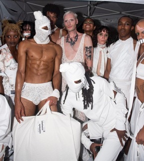 Yannik Zambonis aufsehenerregende Kollektion an der New York Fashion Week