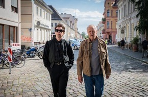 rbb - Rundfunk Berlin-Brandenburg: Dreharbeiten in Potsdam für neuen rbb-"Polizeiruf 110: Goldraub" (AT)