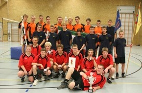 Landesfeuerwehrverband Schleswig-Holstein: FW-LFVSH: Jugendfeuerwehr Weede ist alter und neuer Volleyball-Landesmeister