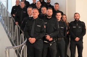 Polizeiinspektion Hameln-Pyrmont/Holzminden: POL-HM: Herzlich Willkommen! 15 neue Mitarbeitende wurden in der Polizeiinspektion Hameln-Pyrmont/Holzminden begrüßt