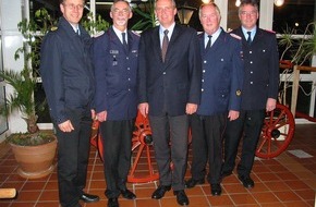 Polizeiinspektion Nienburg / Schaumburg: POL-NI: Polizeipräsident Wargel würdigt Arbeit von Regierungsbrandmeister Meyer und beruft seinen Nachfolger -Bild im Download-