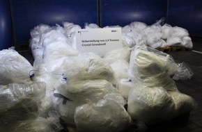 Bundeskriminalamt: BKA: StA Leipzig und Bundeskriminalamt teilen mit:  Erfolgreicher Schlag gegen den internationalen Rauschgifthandel: Sicherstellung von 2,9 Tonnen Crystal-Grundstoff, Pressetermin am 13.11.2014