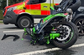 Feuerwehr München: FW-M: Motorrad kollidiert mit Pkw (Moosach)