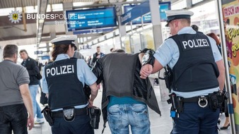 Bundespolizeidirektion München: Bundespolizeidirektion München: Mehrere Gewaltdelikte im Bahnbereich: U.a. mit couragierten Helfern