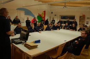 Freiwillige Feuerwehr Leopoldshöhe: FW Leopoldshöhe: Mot.-Marsch der Freiwilligen Feuerwehr Leopoldshöhe / Ausbildung, Geschicklichkeit und ganz viel Spaß!