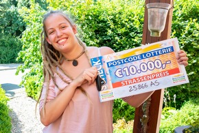10.000 Euro plus Glück auf vier Rädern: Postcode-Gewinn in Mildstedt