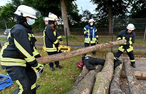 Kreisfeuerwehrverband Rendsburg-Eckernförde: FW-RD: Es qualmt wieder : Übungsbetrieb startet durch