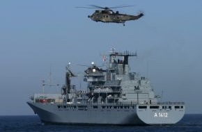 Presse- und Informationszentrum Marine: Deutsche Marine - Pressemeldung / Pressetermin: Sommerreise des Bundesminister der Verteidigung - Zu Besuch bei der Marine in Kiel
