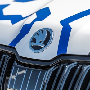 Video: SKODA schickt den KODIAQ RS in die ,Grüne Hölle&apos;