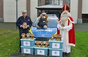 Kreispolizeibehörde Heinsberg: POL-HS: St. Martin übergibt Teddybären an die Polizei