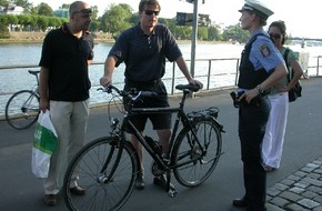 Polizeipräsidium Frankfurt am Main: POL-F: 090811 - 1006 Frankfurt: Verkehrssicherheitswoche unter dem Motto "Fahrrad" abgeschlossen; Bild beachten!!