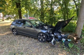 Feuerwehr Gladbeck: FW-GLA: Verkehrsunfall auf der BAB 2 - eine schwer verletzte Person