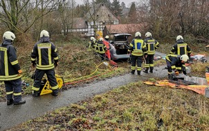 Feuerwehr Sprockhövel: FW-EN: Schwerer Verkehrsunfall - Fahrerin mit Crash-Rettung befreit
