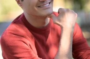 Padar Humanitas | Dieter Padar: Ein Osterfest f&uuml;r die &Auml;rmsten der Stadt: Dieter Padar l&auml;dt mit Schirmherr Ulli Zelle und Reality-Star Erik Sindermann 120 obdachlose Menschen ins Zentrum am Zoo ein