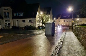 Polizeipräsidium Trier: POL-PPTR: Schlechter Scherz oder höhere Gewalt? Toilettenhäuschen auf Wanderschaft