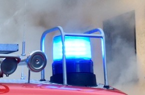 Feuerwehr Dortmund: FW-DO: Brand in einer Doppelgarage