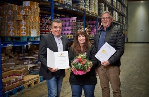 Edeka Südwest: Presse-Information: Mitarbeiterin für 40 Jahre Betriebszugehörigkeit  geehrt