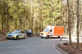 Polizei Minden-Lübbecke: POL-MI: Motorradfahrer (49) kommt in scharfer Kurve zu Fall