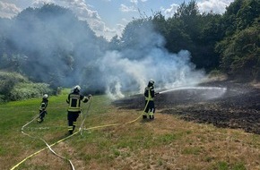 Feuerwehr Sprockhövel: FW-EN: Wiese brennt am Wiggers - Feuer droht auf Wald überzugreifen
