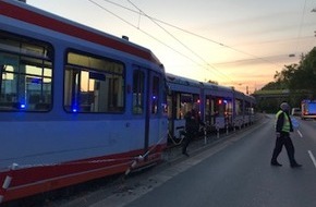 Feuerwehr Bochum: FW-BO: Zwei entgleiste Straßenbahnen in Altenbochum