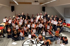 Freiwillige Feuerwehr Stadt Kempen: FW Kempen: 43 Kinder der Kinderfeuerwehr Kempen bestehen Flämmchenprüfung