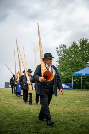 International Alphorn Festival of Nendaz : A competition for the musicians and tradition packed festivities for the public