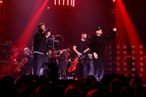 Channel Aid 2025: Rea Garvey begeistert mit emotionalem Orchester-Abend im Deutschen Schauspielhaus