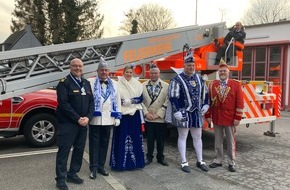 Feuerwehr Mönchengladbach: FW-MG: Prinzenpaarempfang des Stadtfeuerwehrverbandes - ein Prinzenpaar schwebt auf Wolke 7