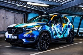 Volvo Cars: Wer bietet mit? Volvo XC40 im Graffiti-Design by René Turrek wird für "Ein Herz für Kinder" versteigert