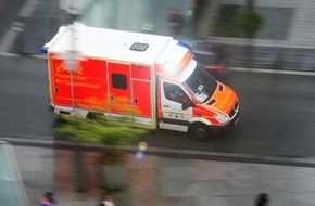 Feuerwehr Bochum: FW-BO: Verkehrsunfall mit 3 verletzten Personen in der Bochumer-Innenstadt