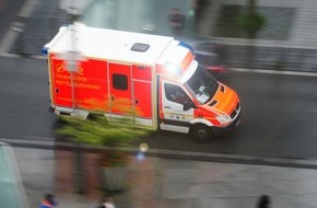 Feuerwehr Bochum: FW-BO: Verkehrsunfall mit 3 verletzten Personen in der Bochumer-Innenstadt
