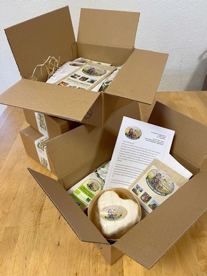Pressetext: Allgäuer Glücksmomente auf Bestellung - Bio-Schaukäserei Wiggensbach bietet handgefertigte Käseprodukte jetzt auch im Online-Shop an
