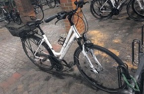 Polizeiinspektion Stade: POL-STD: Fahrraddieb in Buxtehude auf frischer Tat angetroffen - Polizei sucht Radeigentümerin