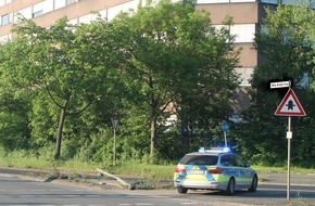 Kreispolizeibehörde Rhein-Kreis Neuss: POL-NE: Polizei fahndet nach dunklem Cabrio