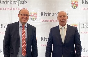 Polizeipräsidium Trier: POL-PPTR: Innenminister Lewentz verabschiedet Polizeipräsident Rudolf Berg in den Ruhestand - Friedel Durben neuer Behördenleiter in Trier