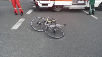 Polizei Düren: POL-DN: Rennradfahrer wurde schwer verletzt
