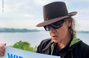 PETA Deutschland e.V.: Udo Lindenberg: "Wir sind alle Tiere!" / Panikrocker gratuliert PETA Deutschland mit neuem Motiv zum 25-jährigen Jubiläum