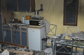 Polizei Düren: POL-DN: Friteuse setzt Küche in Brand - zwei Kinder verletzt